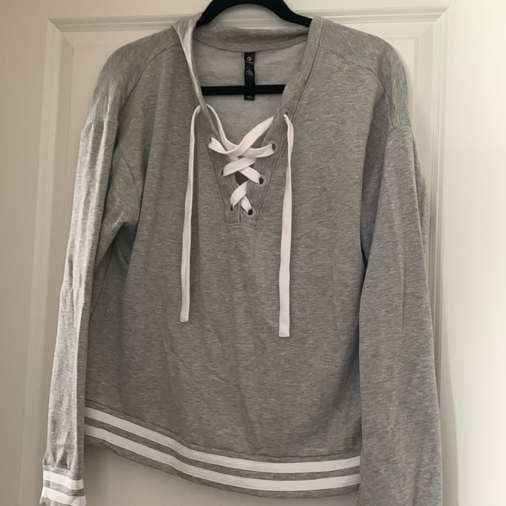 Long sleeve jersey style pullover